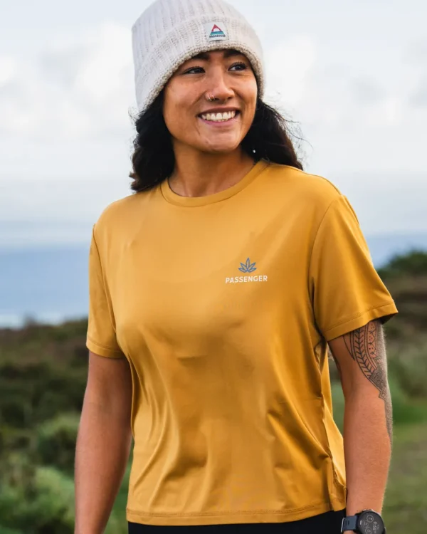 Discount Passenger Align Active Recycled T-Shirt Dusty Ochre