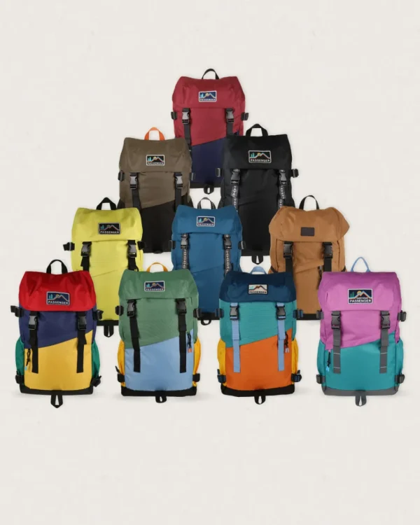 Shop Floris van Bommel Boondocker Recycled 26L Backpack Ash Blue