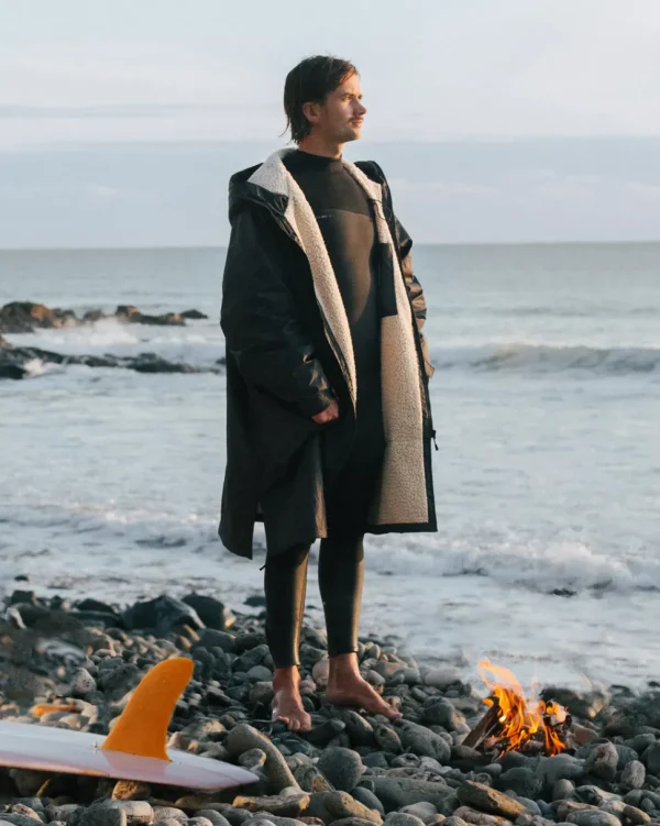 Outlet Floris van Bommel Escapism Recycled Sherpa Lined Changing Robe Black