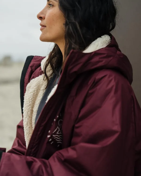 Clearance Passenger Escapism Recycled Sherpa Lined Changing Robe Windsor Wine