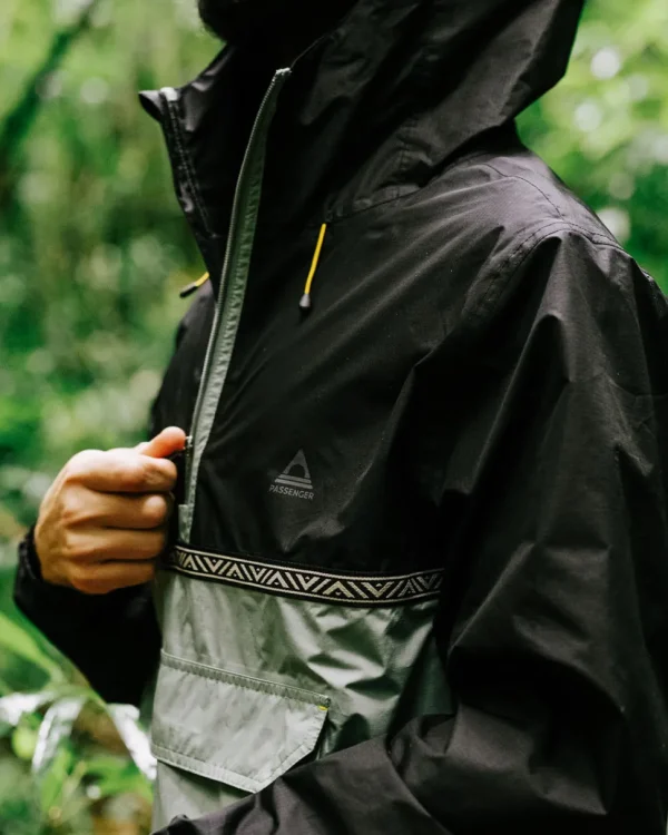 Discount Passenger Flow 1/2 Zip Recycled Water Resistant Jacket True Black/Pistachio