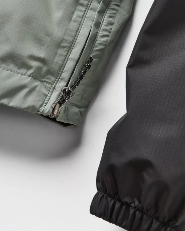 Discount Passenger Flow 1/2 Zip Recycled Water Resistant Jacket True Black/Pistachio