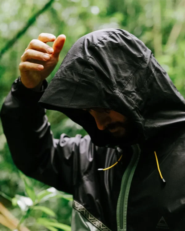 Discount Passenger Flow 1/2 Zip Recycled Water Resistant Jacket True Black/Pistachio