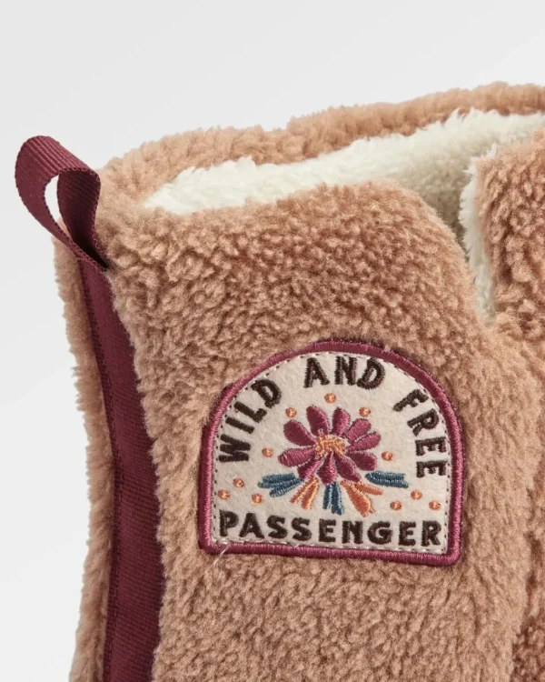 Outlet Passenger Hideaway Hut Slipper Biscuit