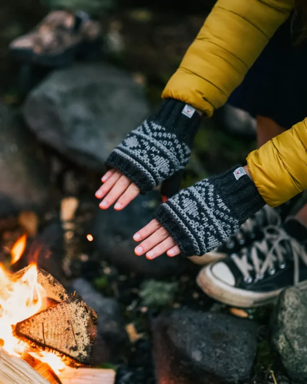 Store Passenger Lily Recycled Fleece Lined Fingerless Mittens Black