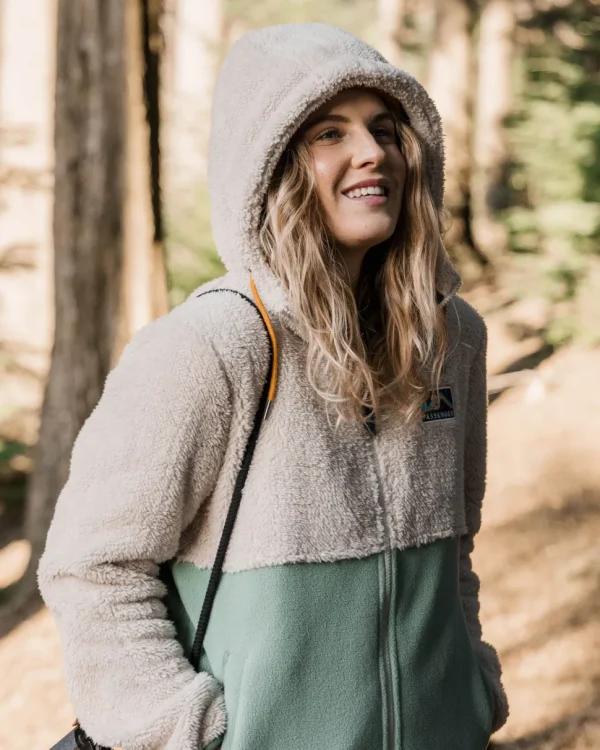 Clearance Passenger Nestling Recycled Sherpa Hooded Fleece Vintage White