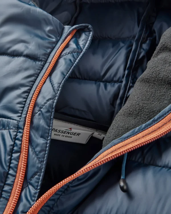 Online Passenger Roamer Recycled Insulated Overhead Jacket Rich Navy/Cobalt