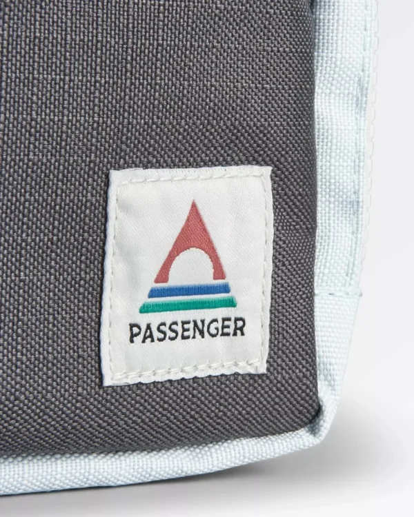 Online Passenger Travel Recycled Wash Kit Grey Olive/ Surf Spray